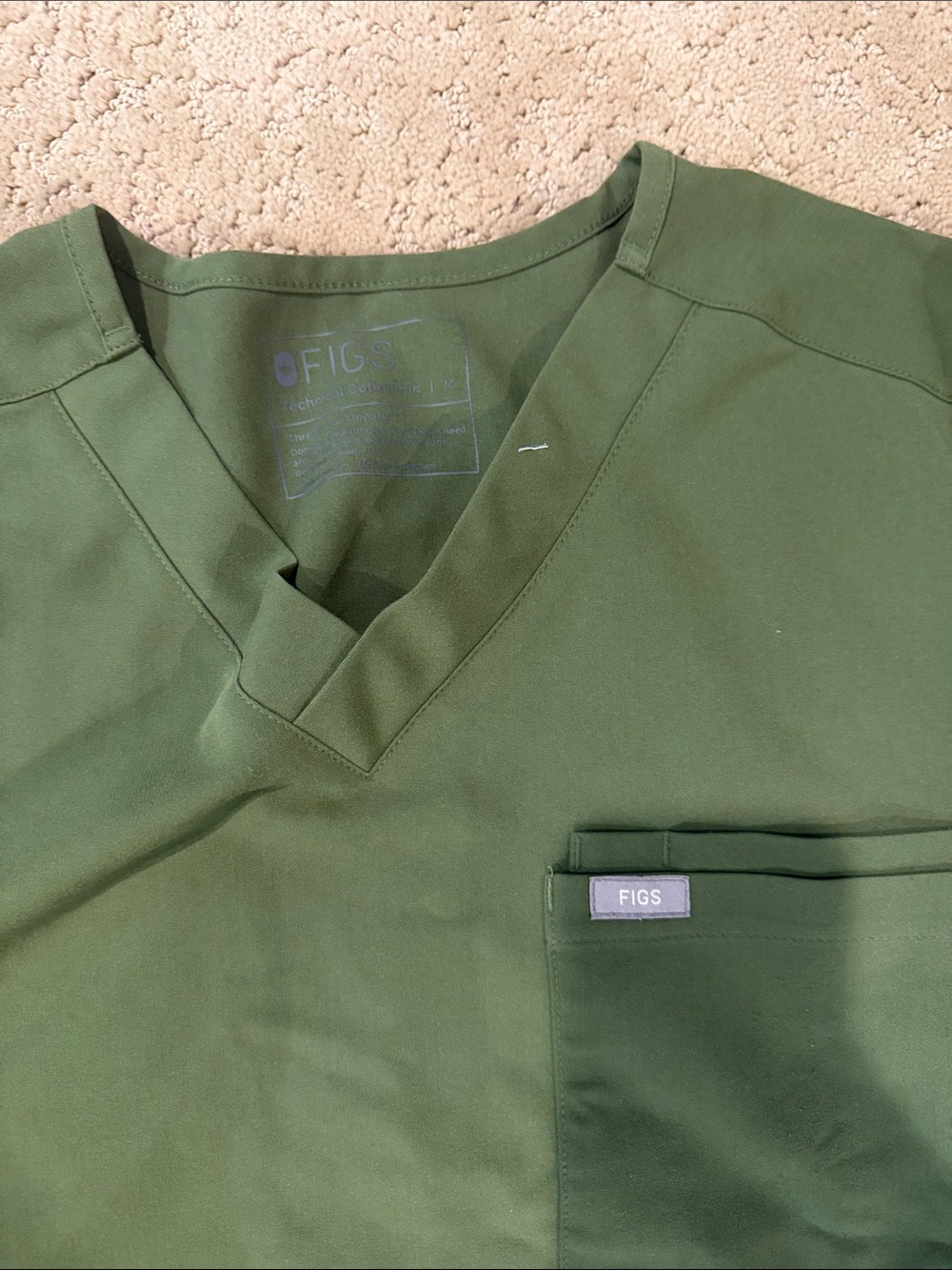 Figs Men's Olive Green Scrub Set - Picture 2 of 2